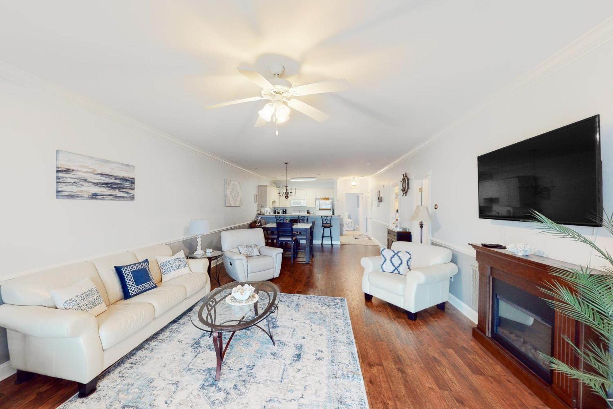 Southern Luster Condos マートルビーチ 部屋 写真